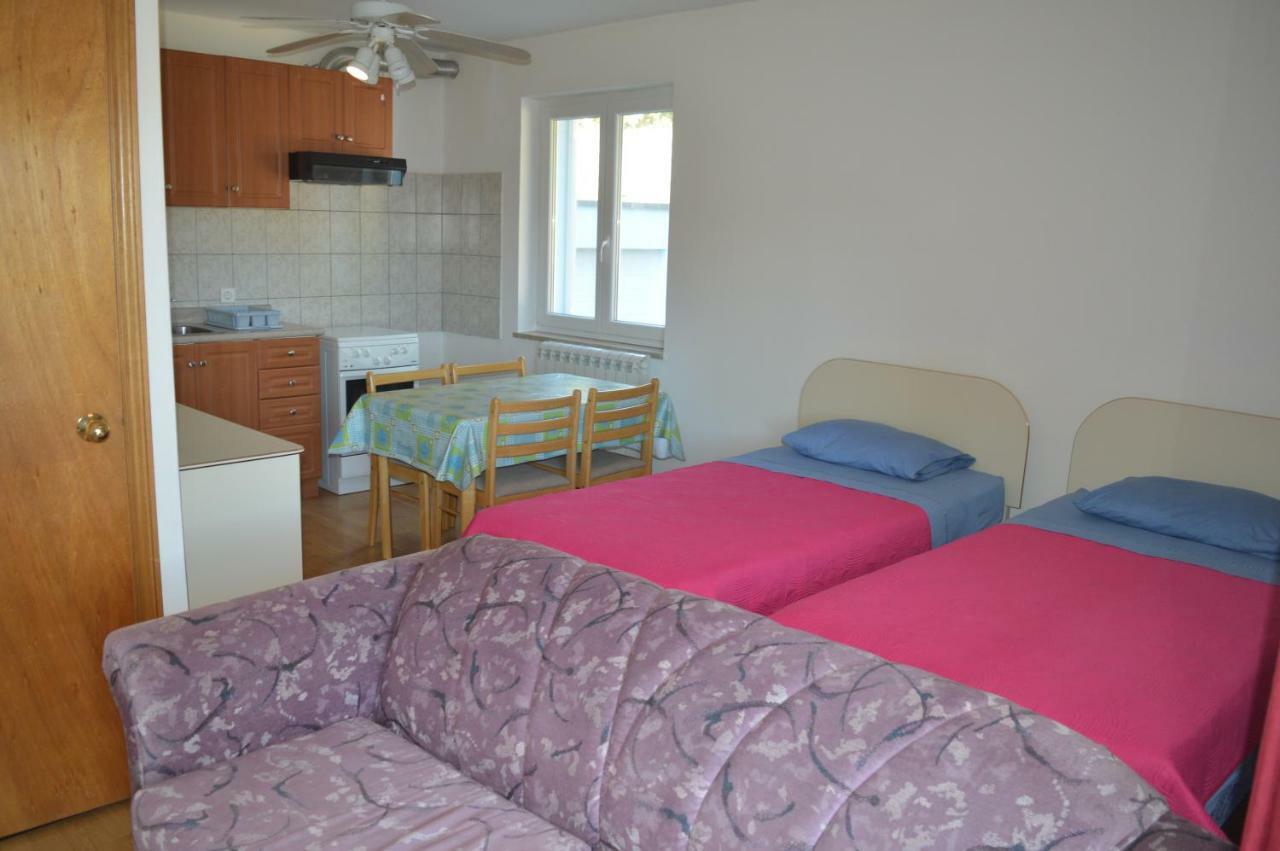 Apartments Charlie Krk Town Exterior foto