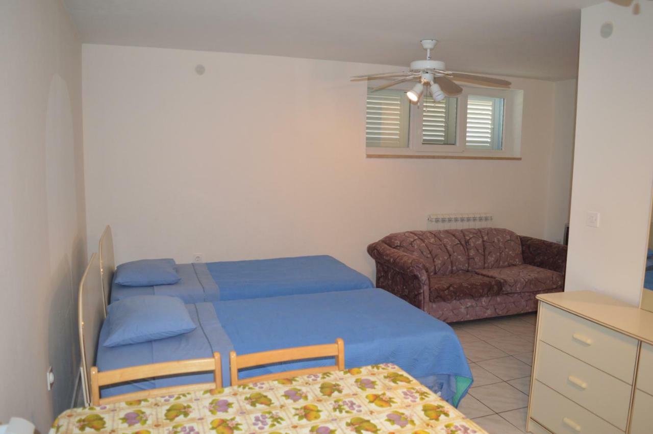 Apartments Charlie Krk Town Exterior foto